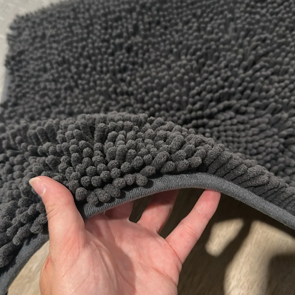 Black Shaggy Bath Mat 27x17 in